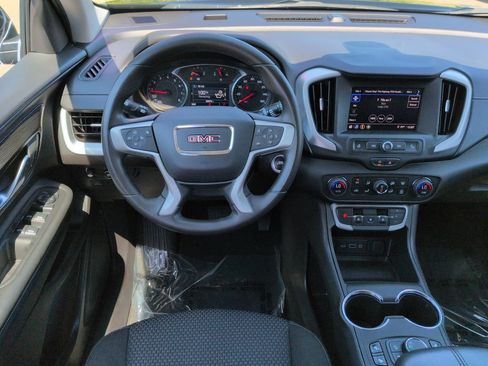Used 2024 GMC Terrain SLE w/ Driver Convenience Package FWD image 16