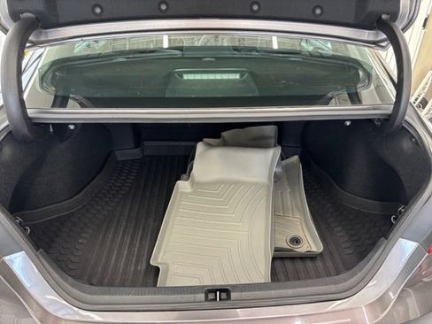 Used 2018 Toyota Camry XLE FWD image 26