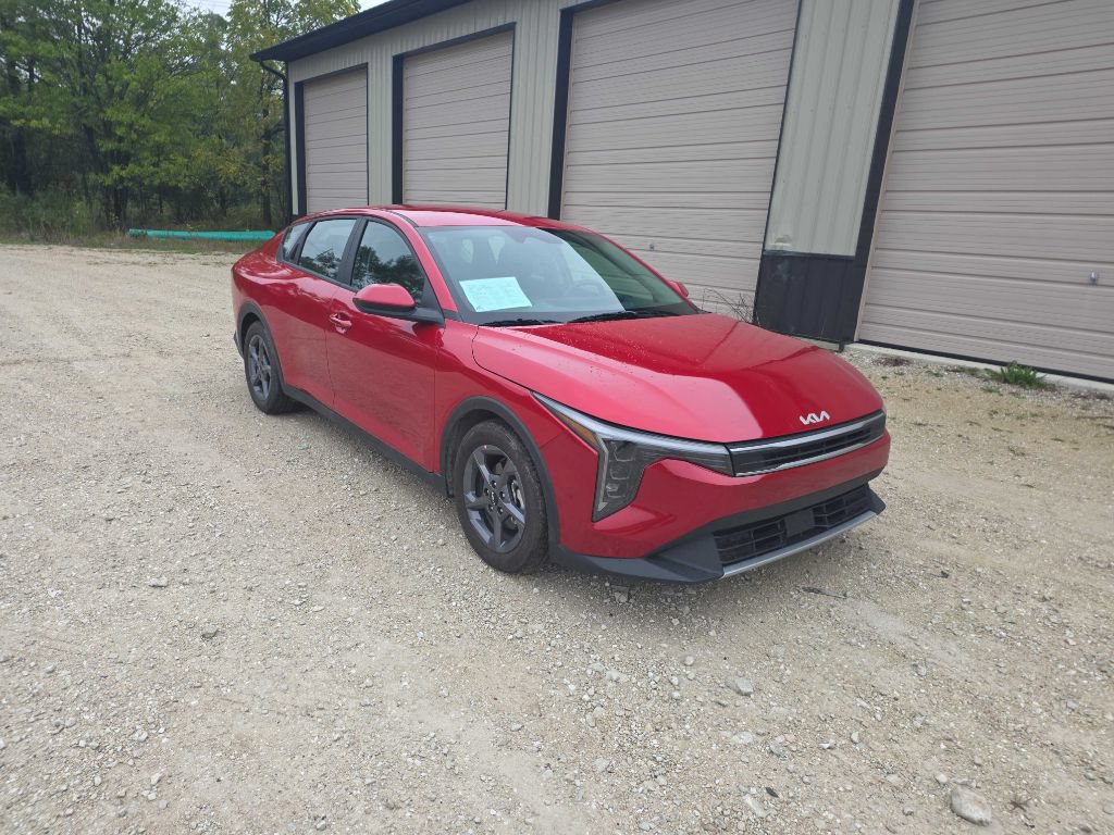 Used 2025 Kia K4 FWD image 3