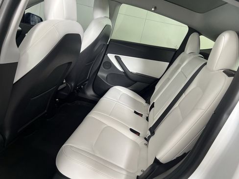 Used 2020 Tesla Model Y Long Range image 23