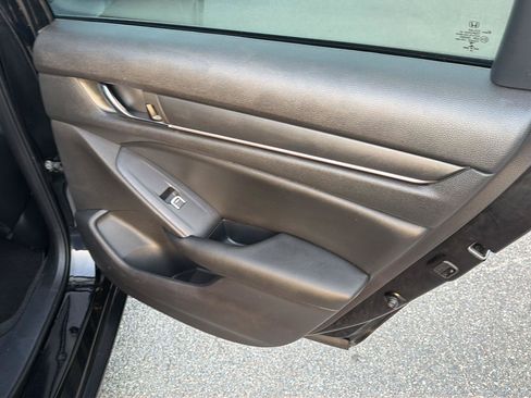 Used 2022 Honda Accord Sport image 15