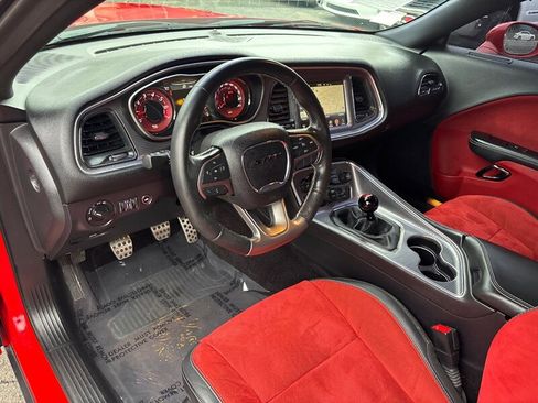 Used 2016 Dodge Challenger SRT Hellcat image 15