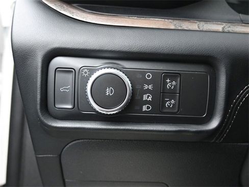 Certified 2022 Ford Explorer Platinum w/ Equipment Group 601A image 11