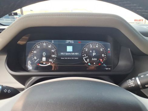 Used 2020 Land Rover Defender 110 First Edition image 22