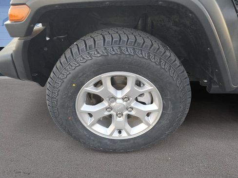 Used 2021 Jeep Wrangler Unlimited Islander image 22