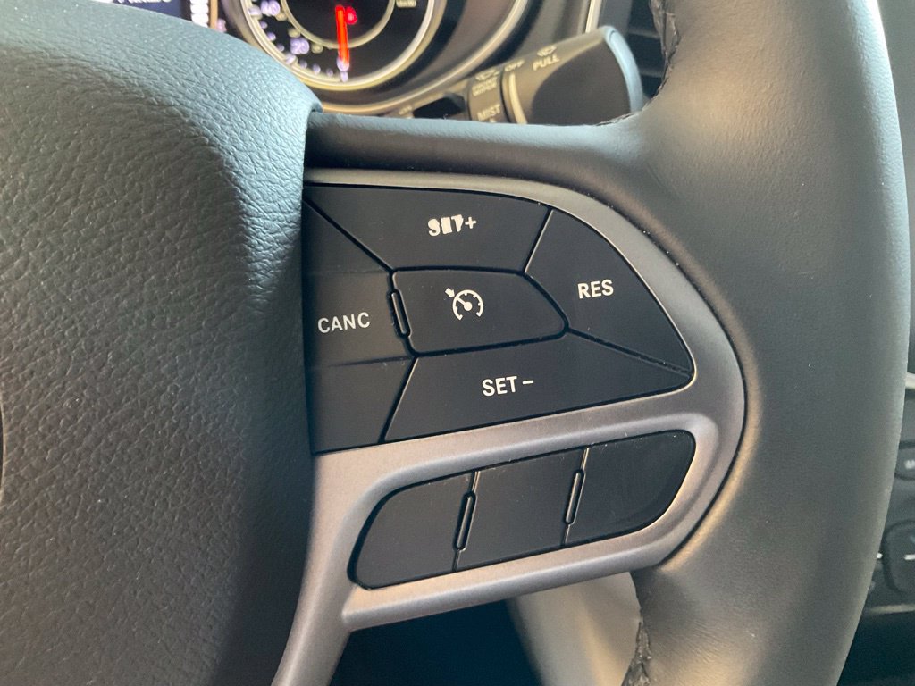 Used 2020 Jeep Cherokee Latitude Plus FWD image 14