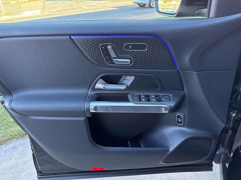New 2026 Mercedes-Benz GLB 250 4MATIC image 18