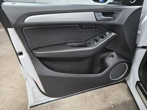 Used 2017 Audi Q5 2.0T Premium Plus w/ Technology Package image 7