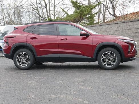 Certified 2024 Chevrolet Trax LT w/ Driver Confidence Package FWD image 8