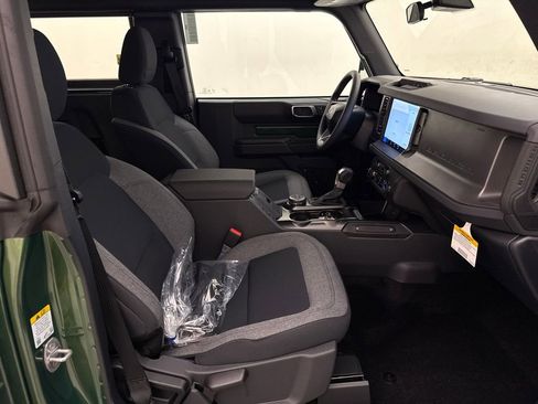 New 2025 Ford Bronco Base image 20
