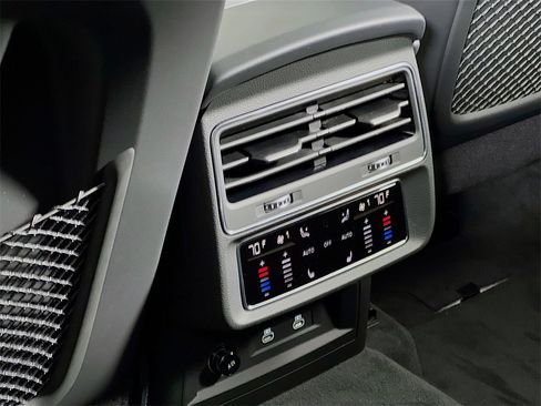 New 2026 Audi Q8 Premium Plus image 25