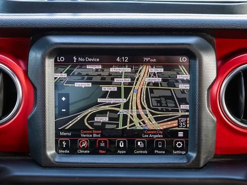 Used 2020 Jeep Gladiator Rubicon image 15