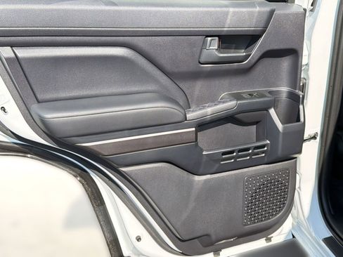 New 2026 Toyota 4Runner SR5 AWD/4WD image 23
