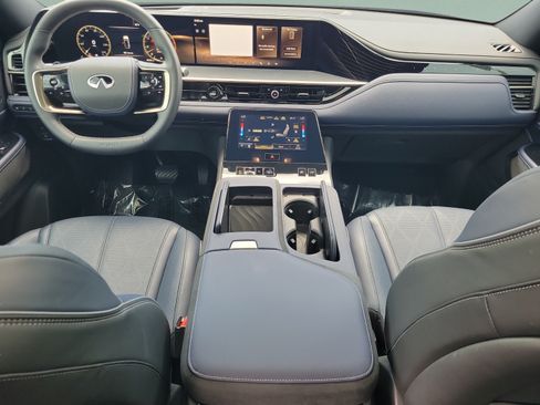 Certified 2026 INFINITI QX80 4WD w/ Sport Exterior Package image 10