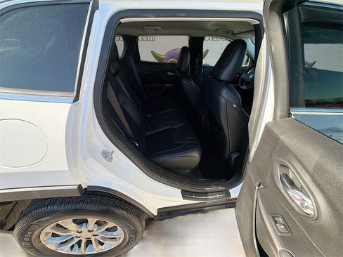 Used 2020 Jeep Cherokee Latitude Plus w/ Cold Weather Group image 29