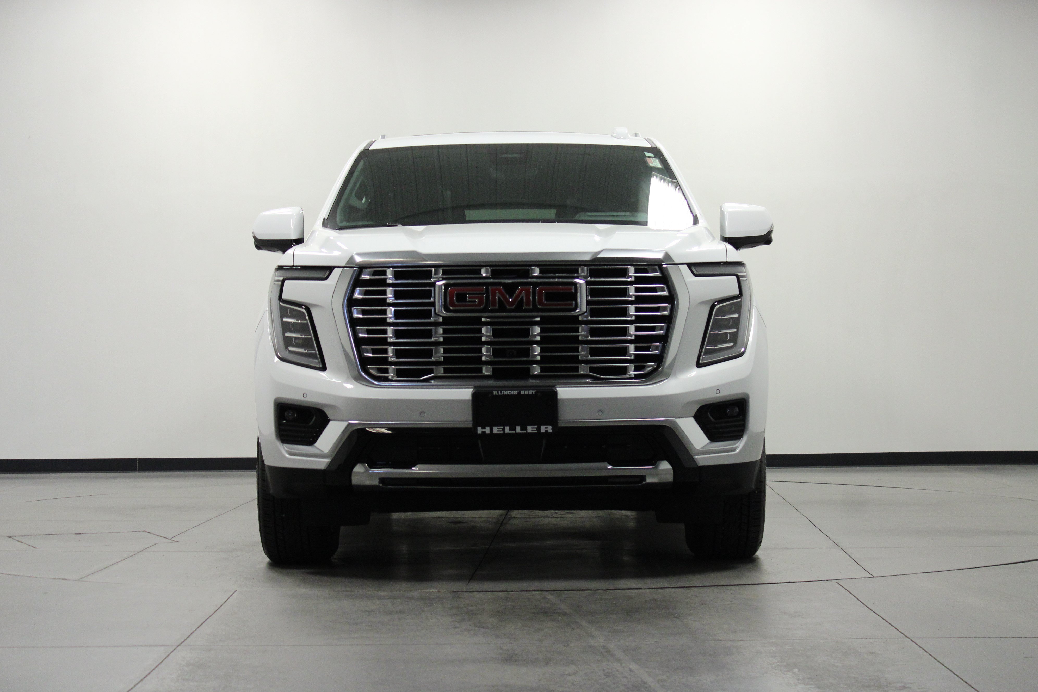 Used 2026 GMC Yukon XL Denali w/ Advanced Technology Package AWD/4WD image 9