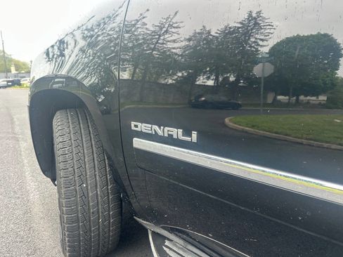Used 2014 GMC Yukon XL Denali AWD/4WD image 9