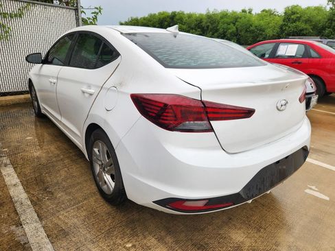 Used 2020 Hyundai Elantra SEL w/ Winter Weather Package FWD image 2