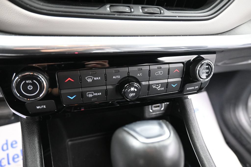 Used 2024 Jeep Compass Limited AWD/4WD image 37
