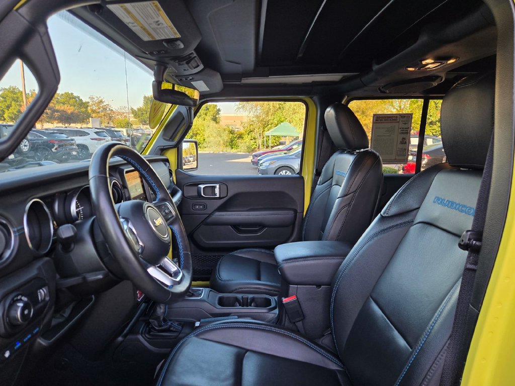 Used 2023 Jeep Wrangler Unlimited Rubicon 4xe w/ Cold Weather Group AWD/4WD image 31
