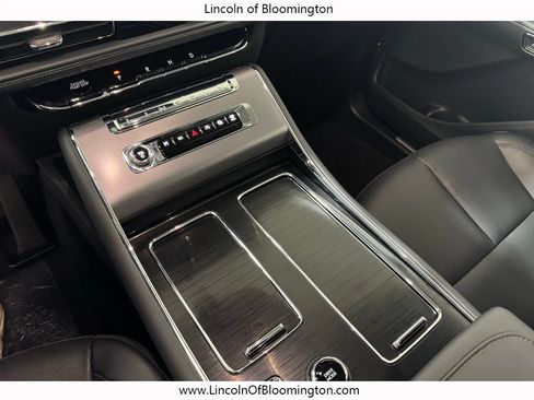 New 2026 Lincoln Aviator AWD w/ Jet Appearance Package image 31
