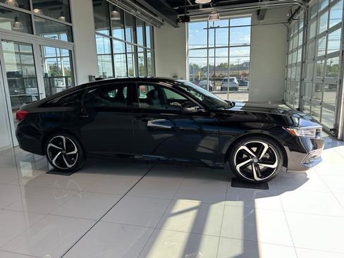 Used 2022 Honda Accord Sport image 6