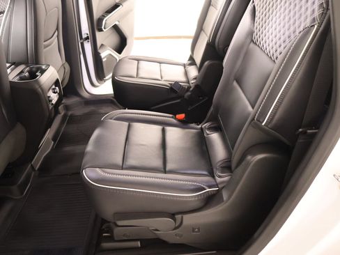 Used 2025 GMC Acadia Denali FWD image 12