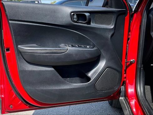 Used 2022 Hyundai Venue Limited w/ Cargo Package FWD image 20