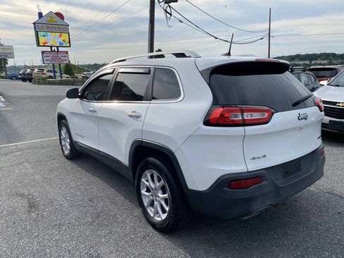 Used 2016 Jeep Cherokee Latitude w/ Cold Weather Group AWD/4WD image 7