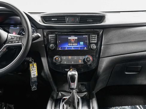 Used 2018 Nissan Rogue S FWD image 13