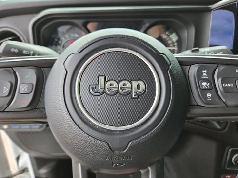 Used 2024 Jeep Wrangler Unlimited Rubicon 4xe AWD/4WD image 22