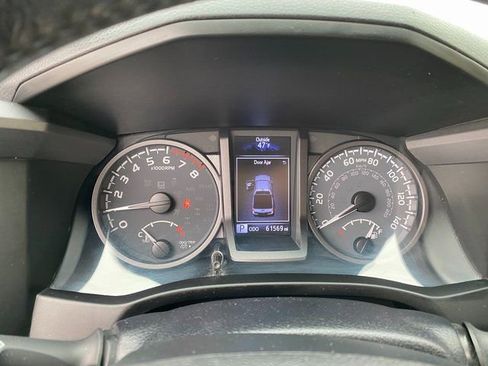 Used 2022 Toyota Tacoma TRD Sport image 30