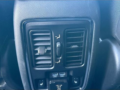 Used 2018 Jeep Grand Cherokee Overland image 26