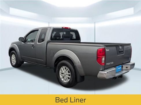 Used 2019 Nissan Frontier SV image 4