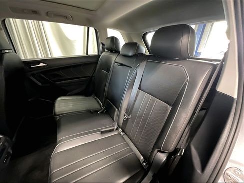 Used 2023 Volkswagen Tiguan SE AWD/4WD image 15