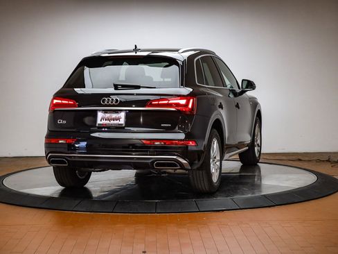 Used 2023 Audi Q5 2.0T Premium w/ Convenience Package image 5