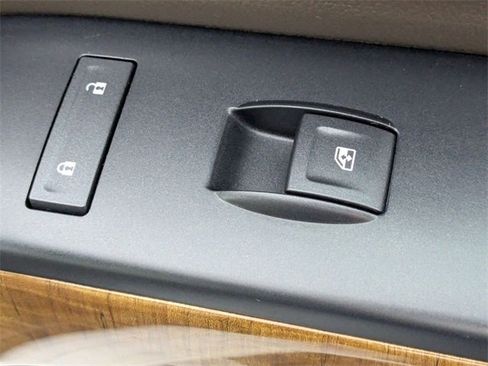 Used 2017 GMC Sierra 2500 SLT w/ Driver Alert Package image 33