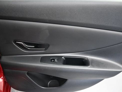 Used 2025 Hyundai Elantra Sport FWD image 35