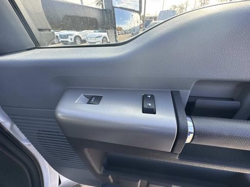Used 2025 Ford F650 2WD Regular Cab Super Duty image 17