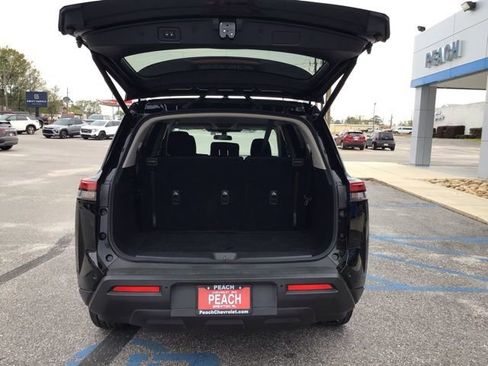 Used 2025 Nissan Pathfinder SV image 17