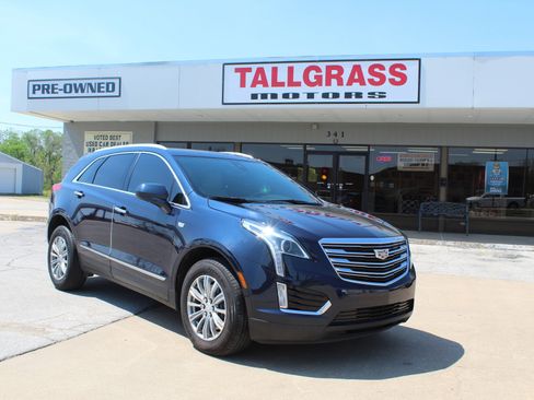 Used 2017 Cadillac XT5 Luxury w/ Driver Awareness Package image 1