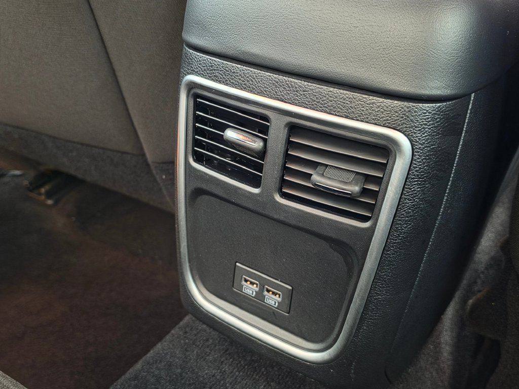 Used 2020 Dodge Charger SXT AWD/4WD image 18