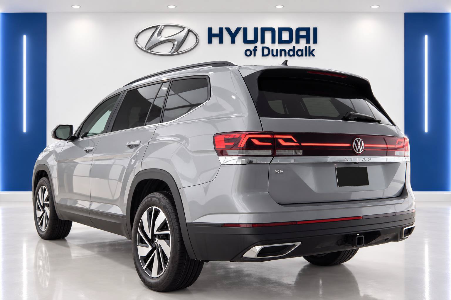 Used 2026 Volkswagen Atlas SE FWD image 2