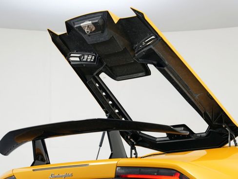 Used 2018 Lamborghini Huracan Performante image 60