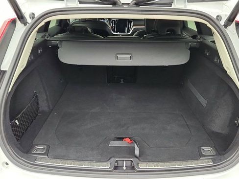 Used 2020 Volvo V60 T5 Cross Country w/ Protection Package Premier image 21