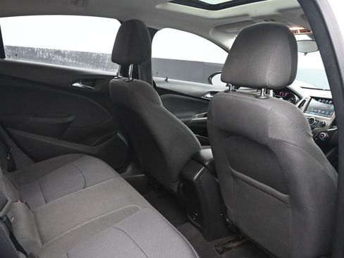 Used 2018 Chevrolet Cruze LT w/ Sun And Sound Package image 17