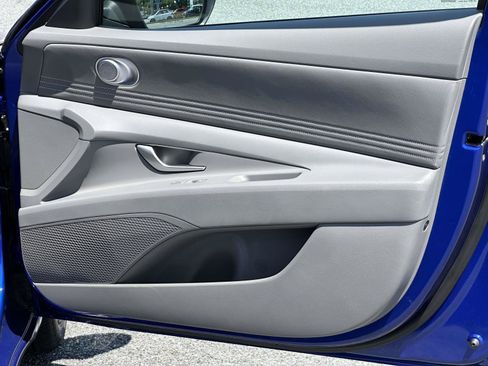 Certified 2025 Hyundai Elantra Sport FWD image 8