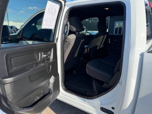 Used 2024 RAM 3500 Tradesman w/ Chrome Appearance Group image 34