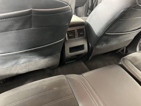 Used 2024 Mitsubishi Outlander SE image 45