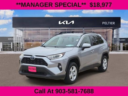 Used 2021 Toyota RAV4 XLE image 3